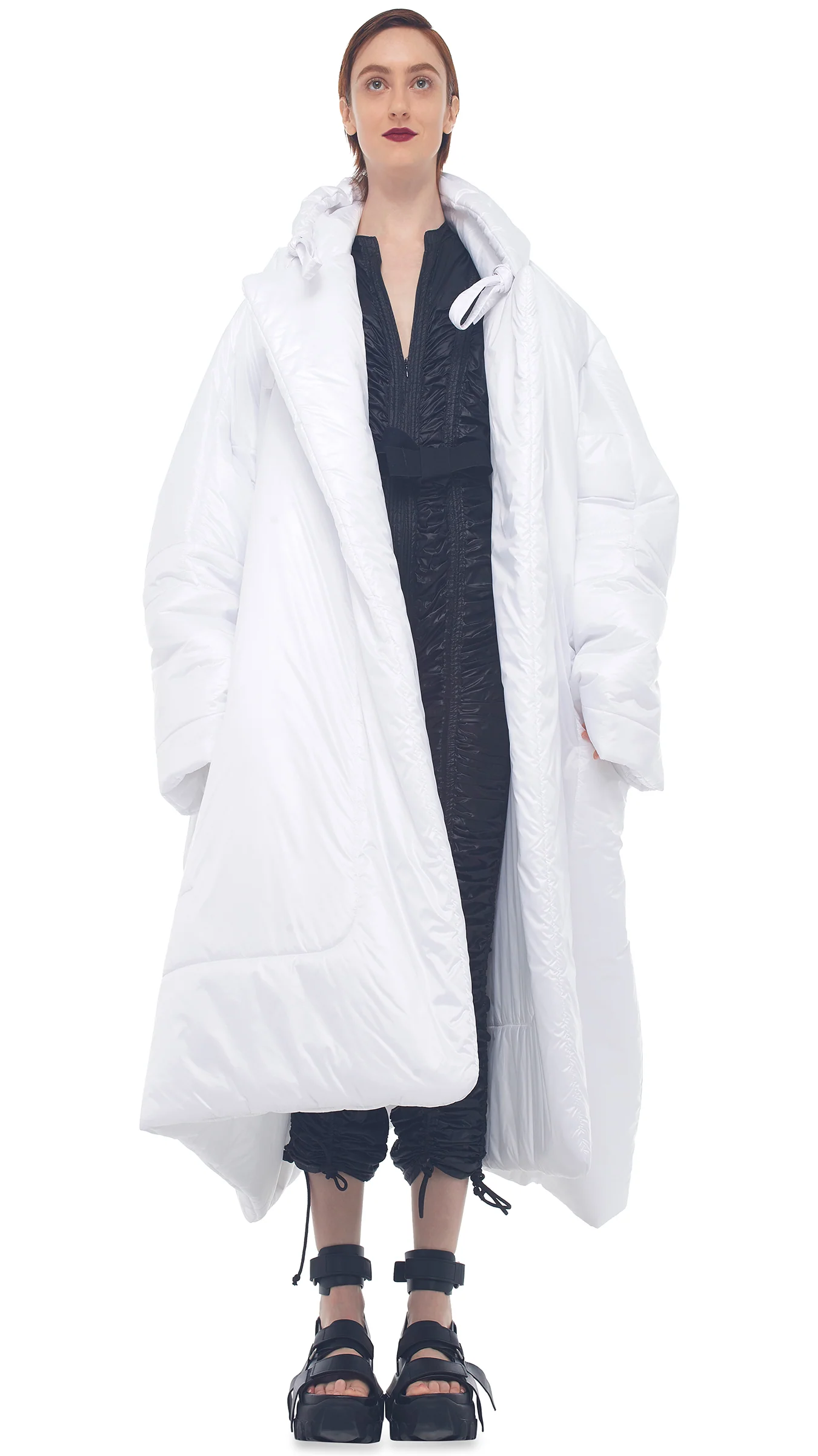 HOODED BLANKET SLEEPING BAG